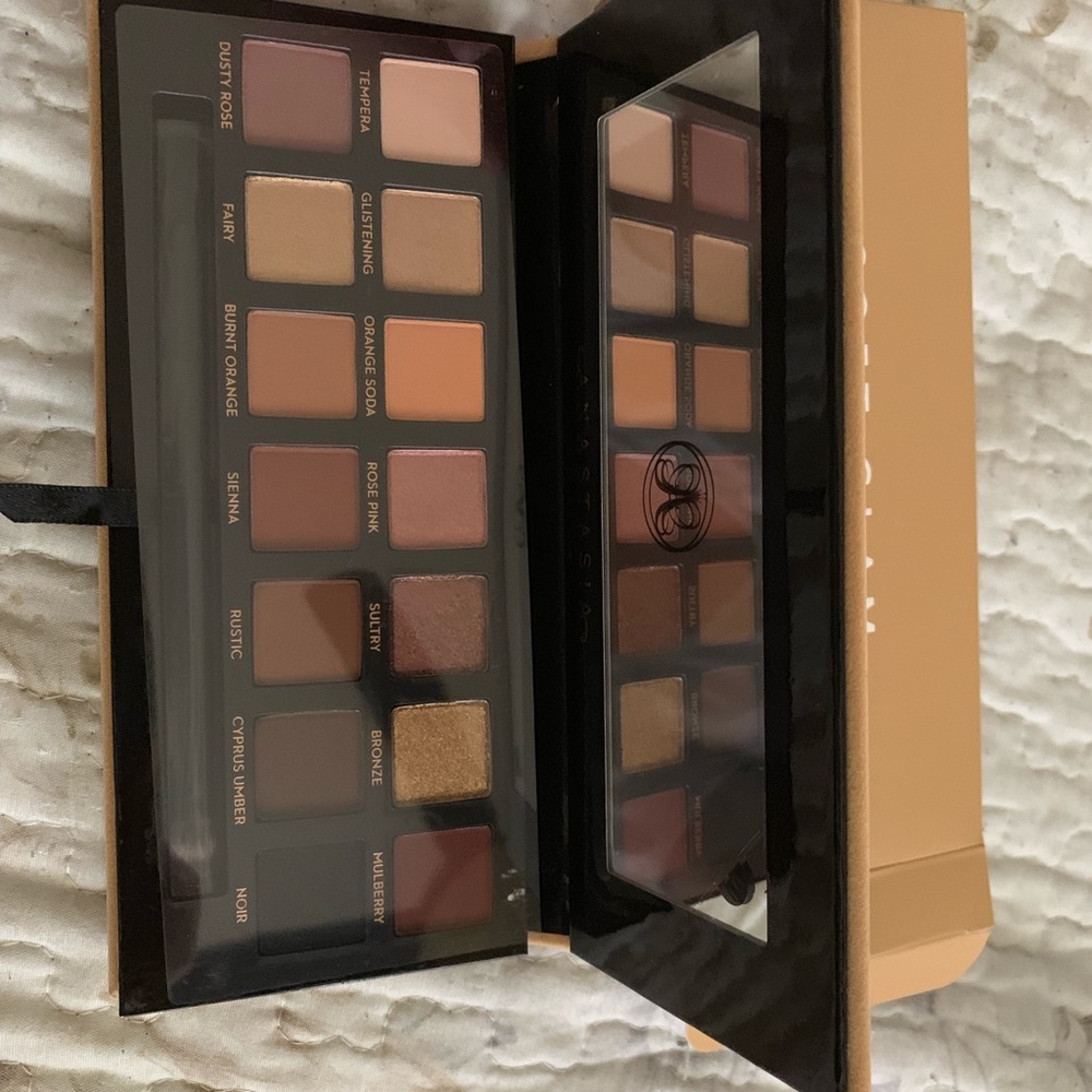 Anastasia makeup